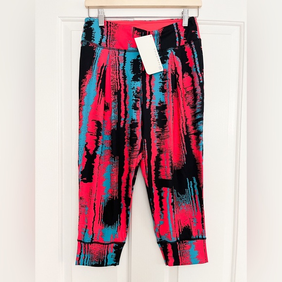 NWT! Fabletics Yogi Slouchy‎ Slouch Capri Pants Leggings X-Small XS 4 - Picture 1 of 6